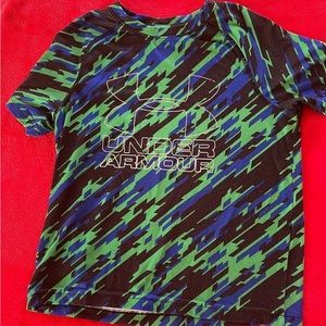 Under Armour boys short sleeve shirt
